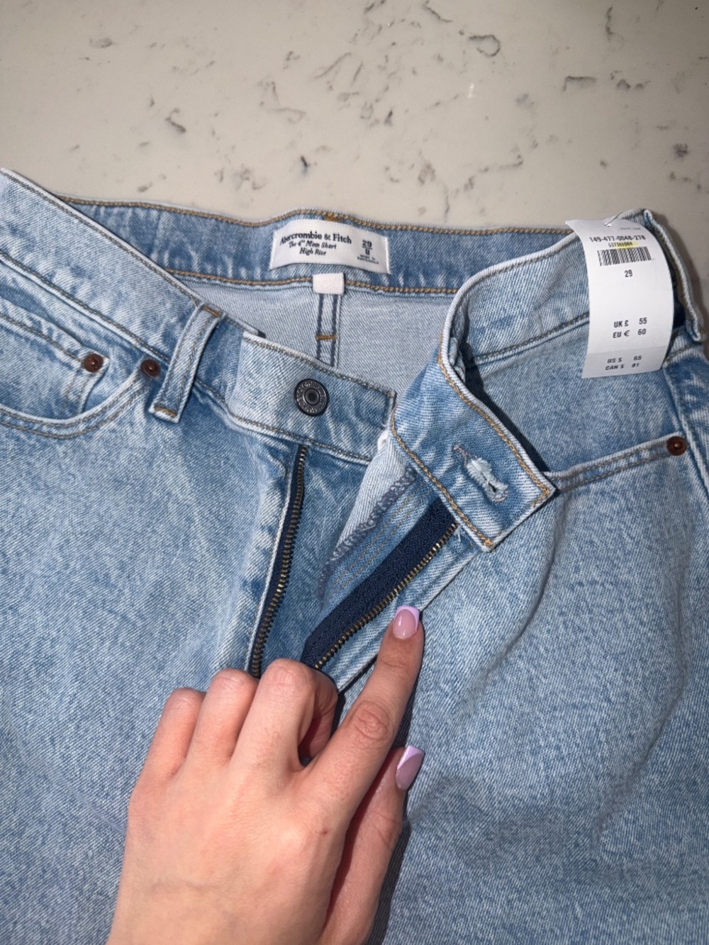 Abercrombie and Fitch Curve Love 4” Mom Shorts - Picture 4 of 5